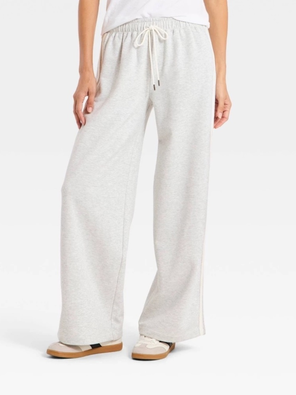 Women's Mid-Rise Straight Leg Track Sweatpants - Universal Thread™ Heather Gray